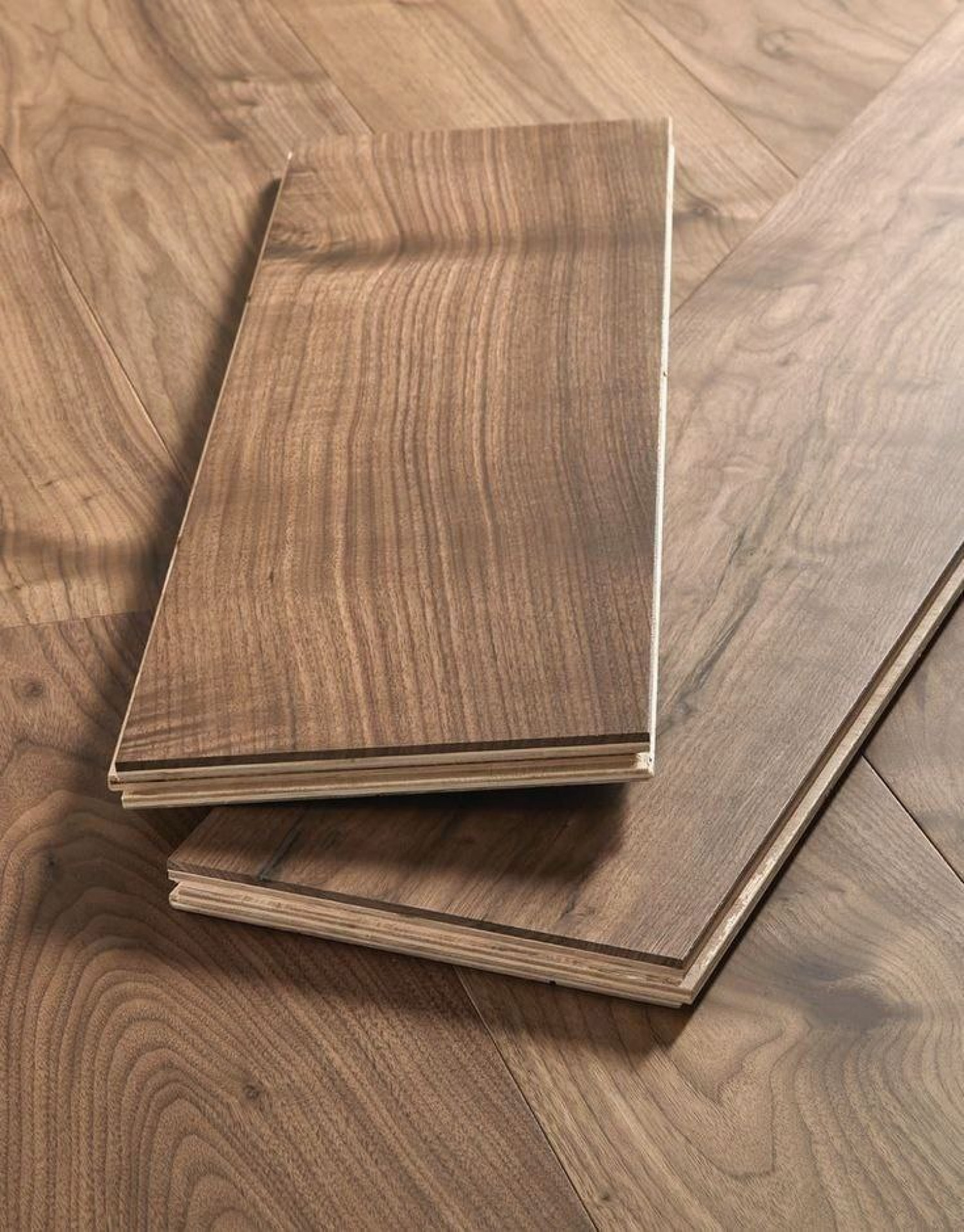 Инженерная доска Орех американский Селект Summer матовый белый лак 400-1500х150х14/3 мм (2,52 м2/упак)